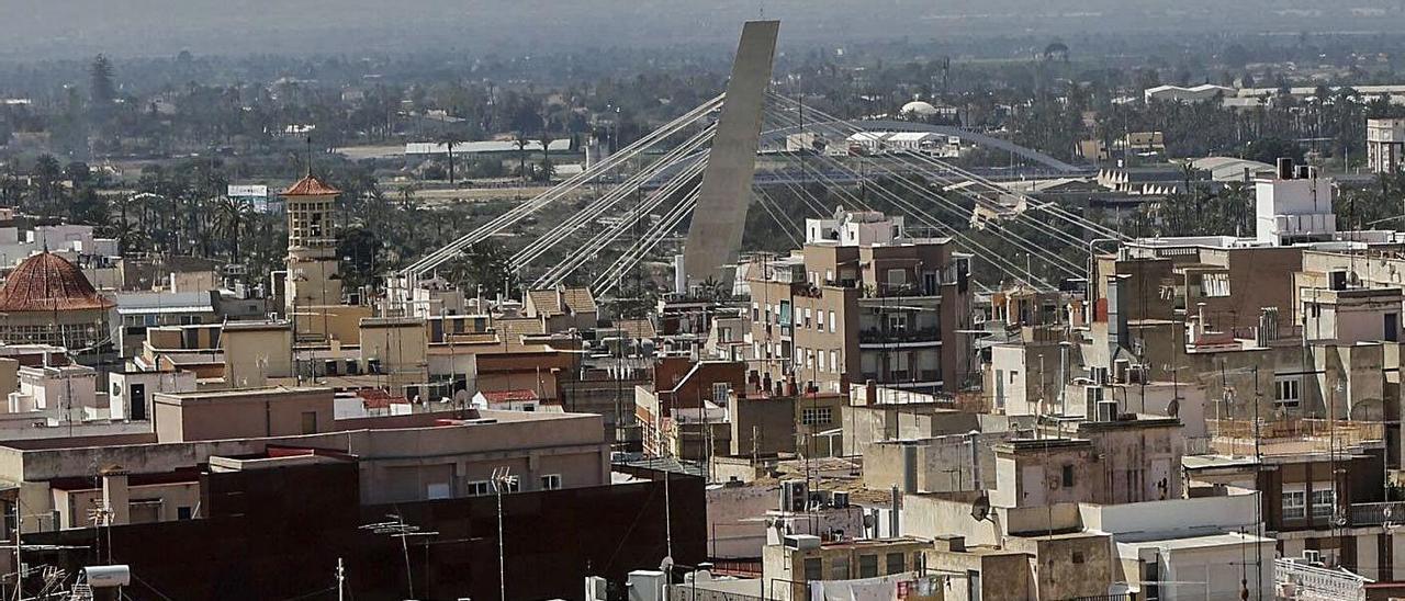 Vista panorámica de una sección del casco urbano de Elche. |