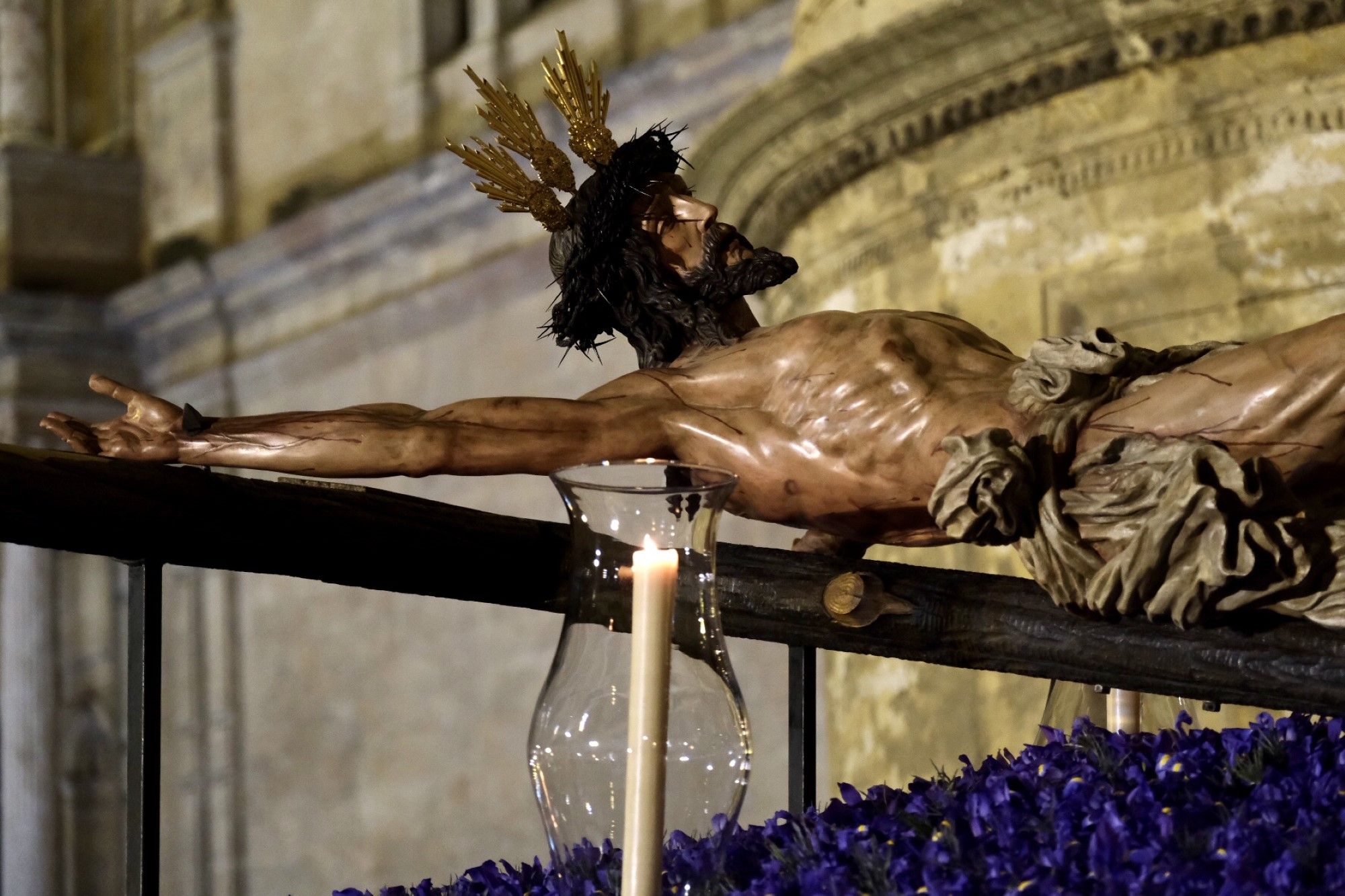 El Cristo de la Crucifixión accede a la Catedral