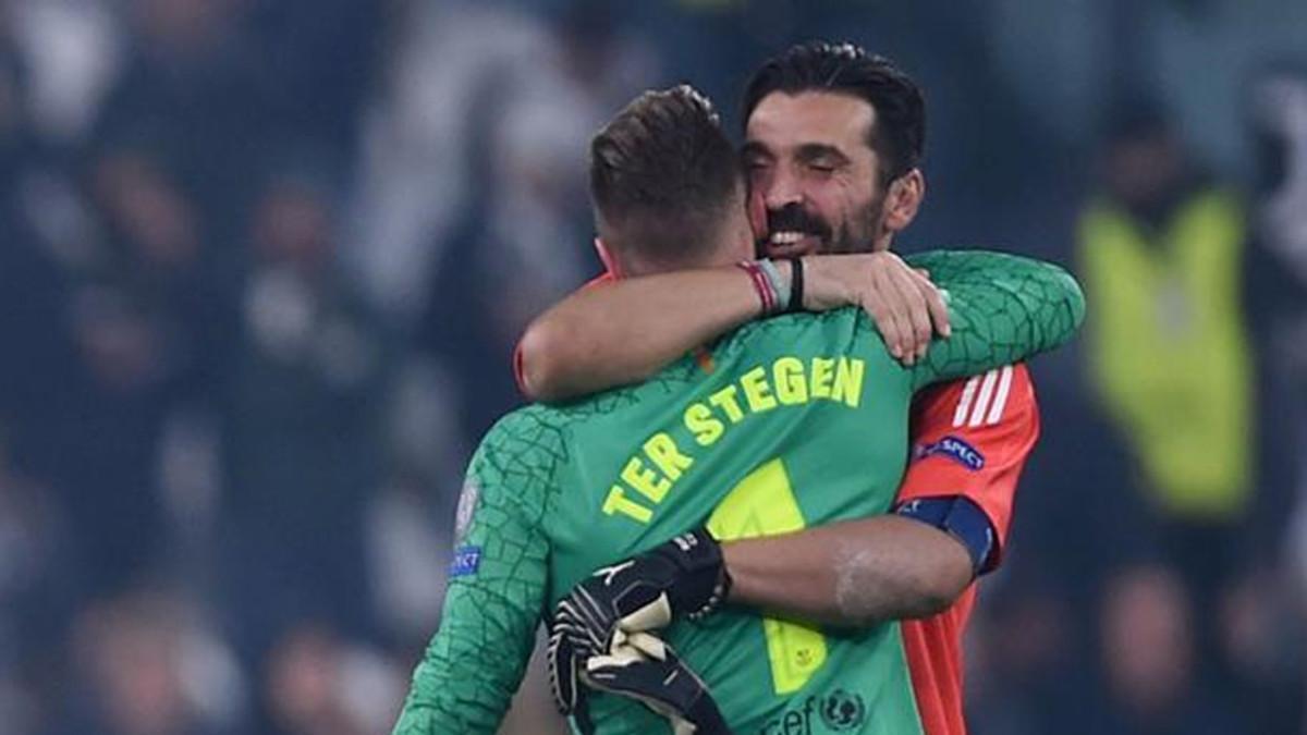 Ter Stegen se abrazó con Buffon al final del partido