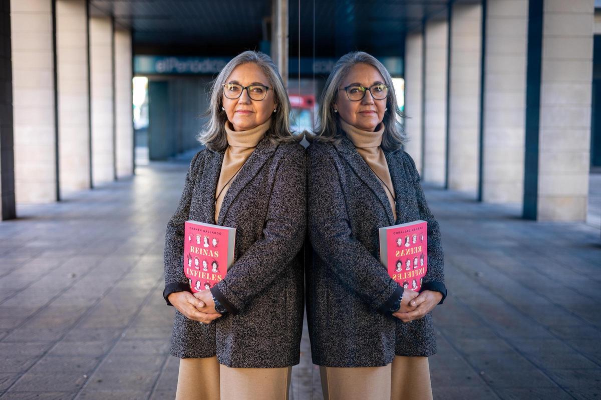 Carmen Gallardo ha visitado este jueves Zaragoza para presentar 'Reinas infieles'.