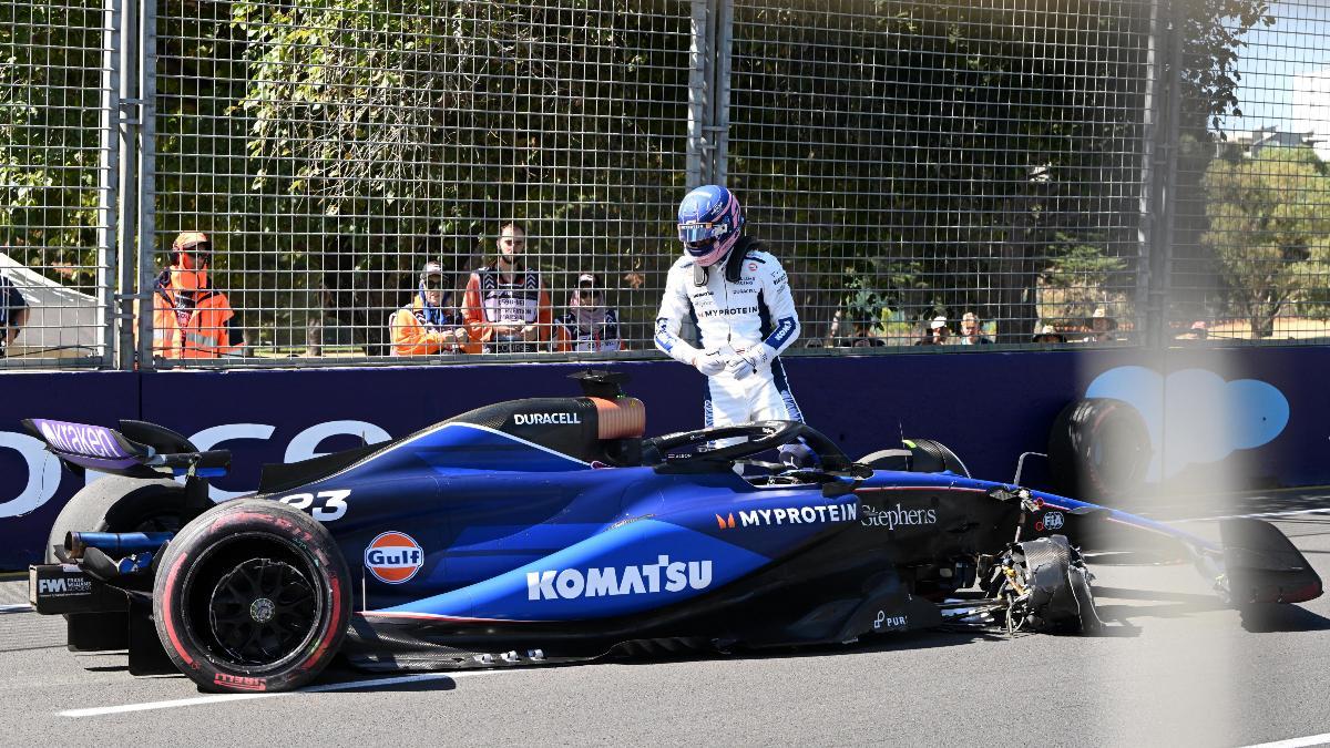 Alex Albon , tras su aparatoso accidente en los Libres 1 de Australia