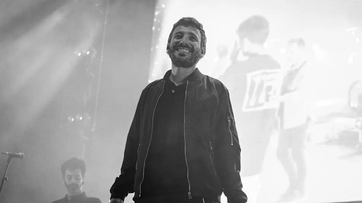 El cantante y compositor de La Raíz, Pablo Sánchez