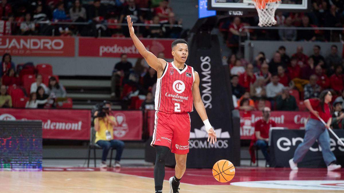 Bell-Haynes, con el balón controlado durante el duelo ante el Gran Canaria