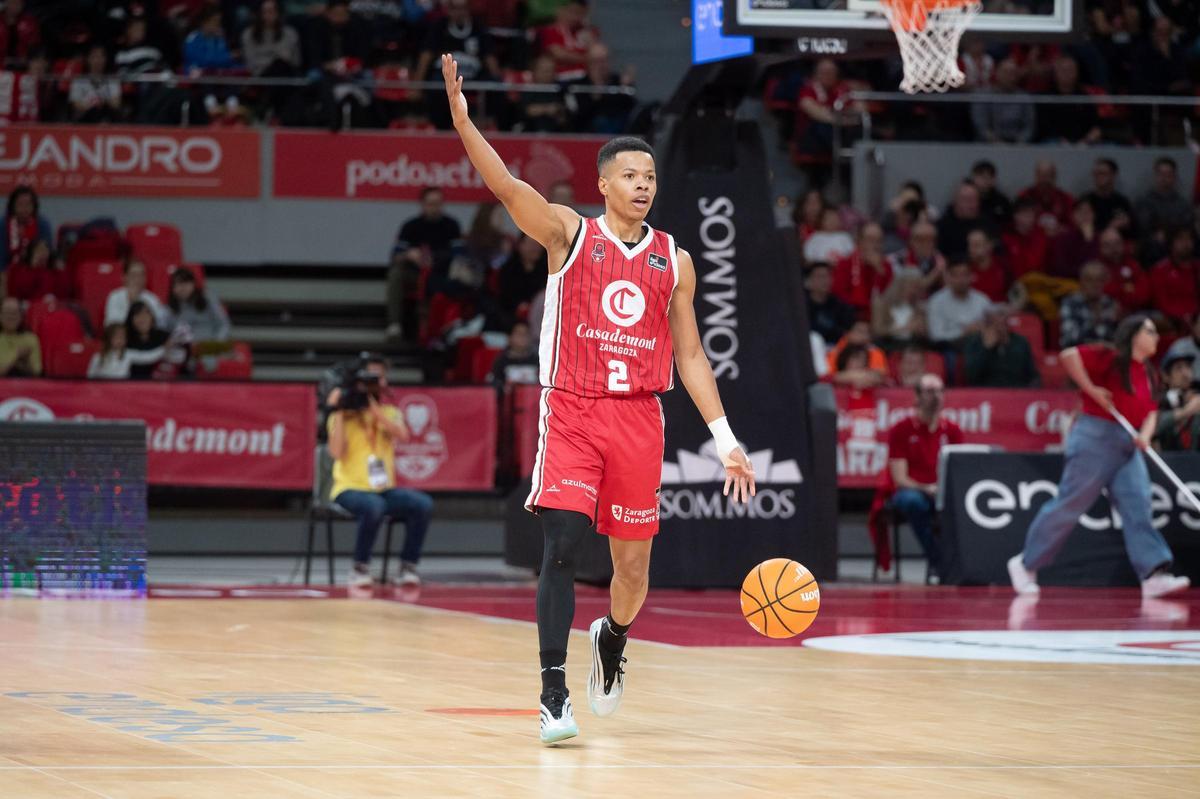 Bell-Haynes, con el balón controlado durante el duelo ante el Gran Canaria