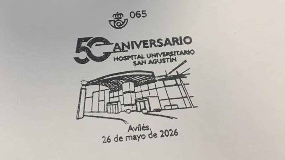 El sello conmemorativo del cincuenta aniversario.