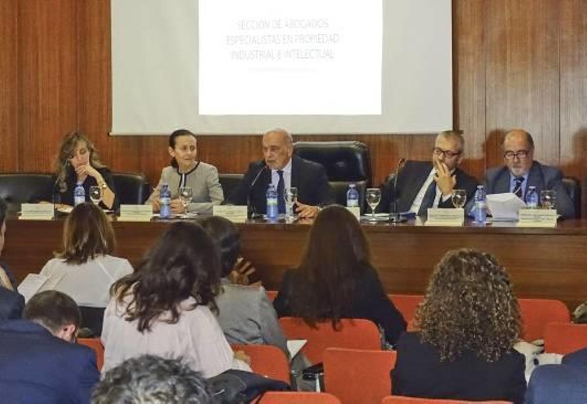 Encuentro en el Colegio de Abogados