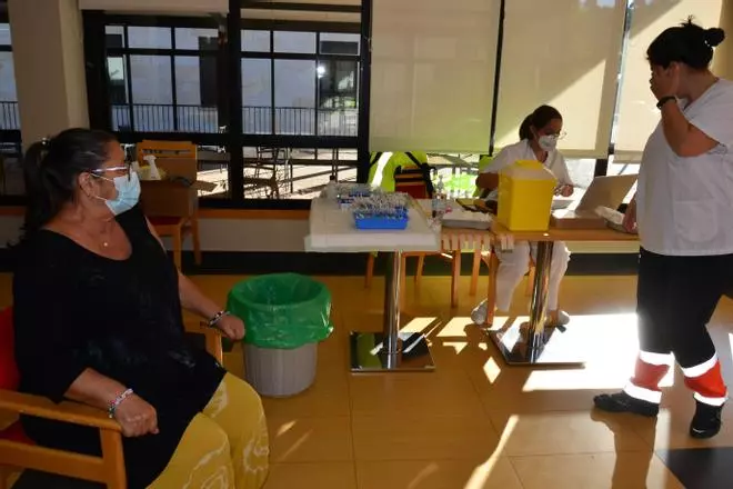 La residencia de Aldán baja el número de contagios a tres casos y ya no tiene hospitalizados