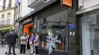 La policía nacional investiga robos en dos tiendas de telefonía móvil de Mérida