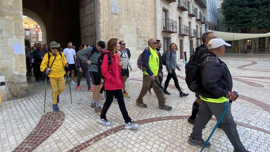 Trescientos apasionados del deporte arrancan la ruta de las ermitas