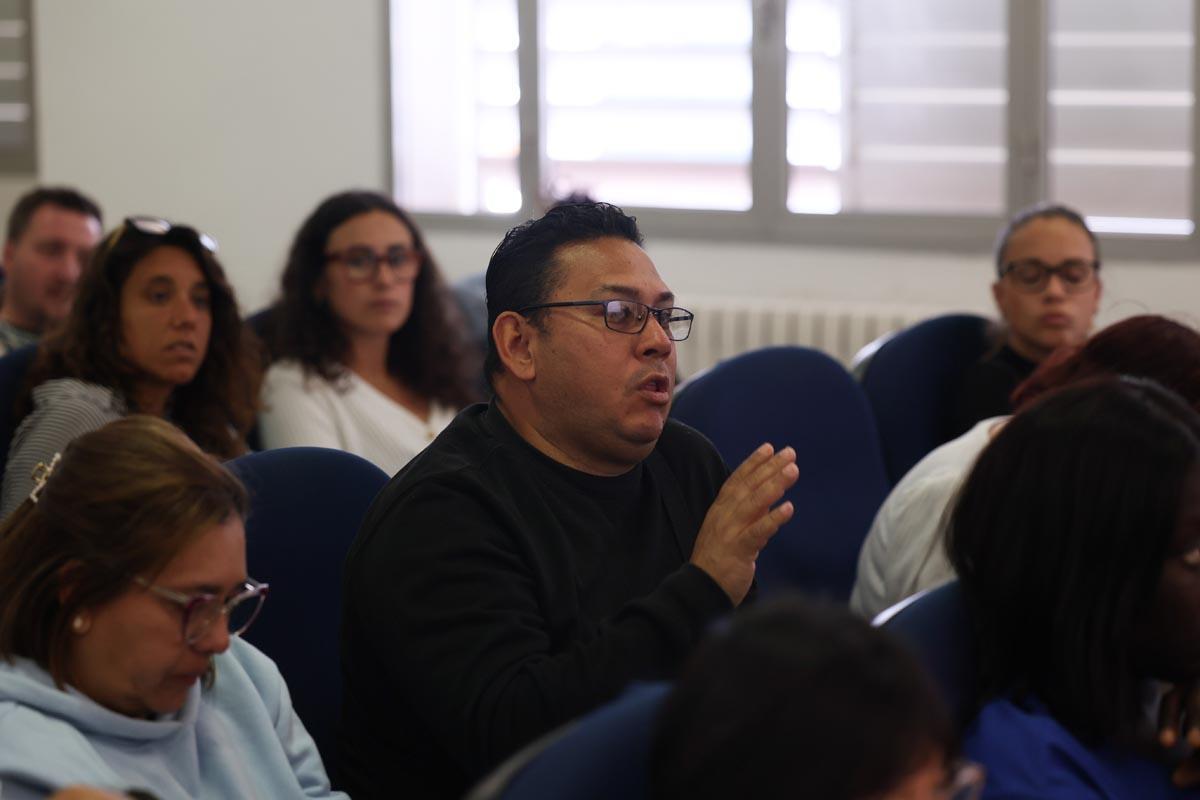Las jornadas de regularización de inmigrantes de Sant Antoni, en imágenes Las jornadas de regularización de inmigrantes de Sant Antoni, en imágenes