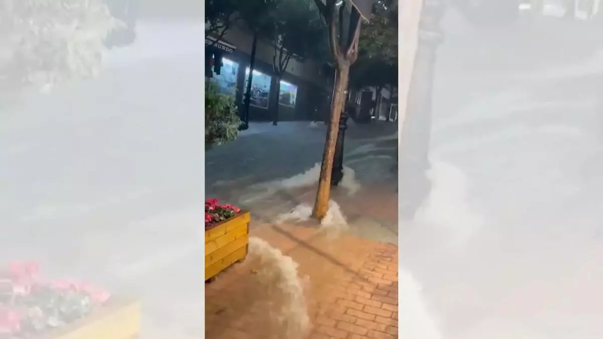 El temporal deja más de 300 incidencias en Málaga: anegaciones, rescates y cortes de tráfico