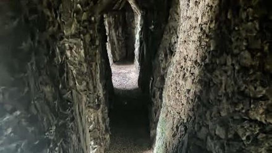 Uno de los túneles de la Gruta de la Recoleta.