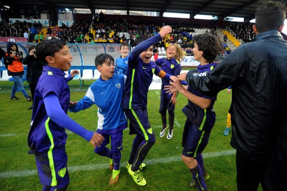 El Málaga rubrica su nombre en el libro dorado del Arousa Fútbol-7