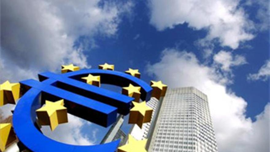 El euro continúa su tendencia alcista y supera los 1´38 dólares
