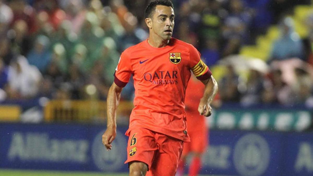 Xavi Hernández logra en Ipurúa los 750 partidos oficiales con el Barça