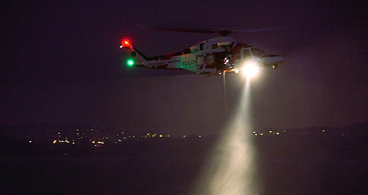 Imagen del helicóptero implicado en el rescate.