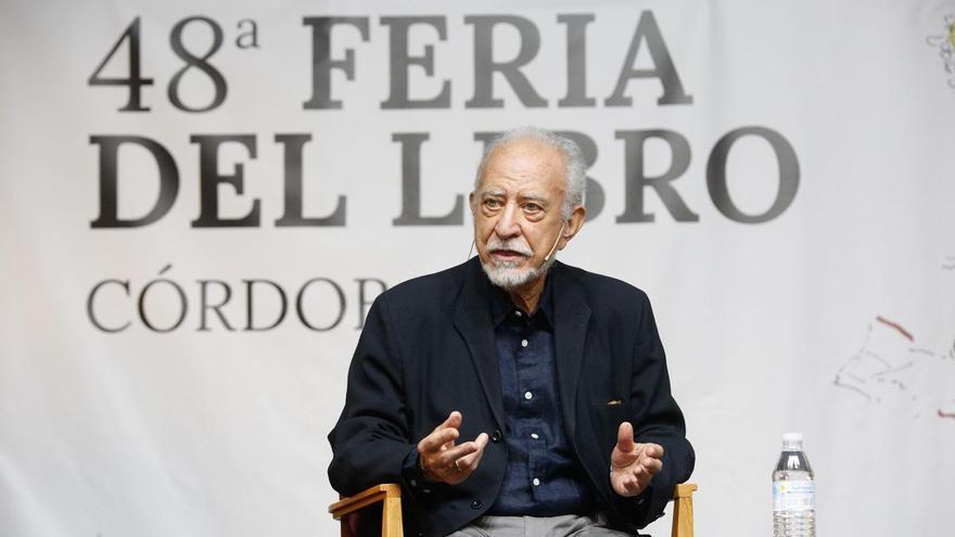 La asociación Mucho Cuento celebra su veinte aniversario con una antología de 50 autores