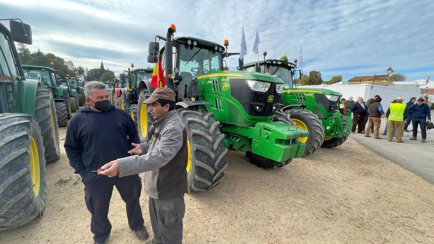 Los tractores vuelven a tomar las carreteras de Antequera contra los costes de producción y la sequía
