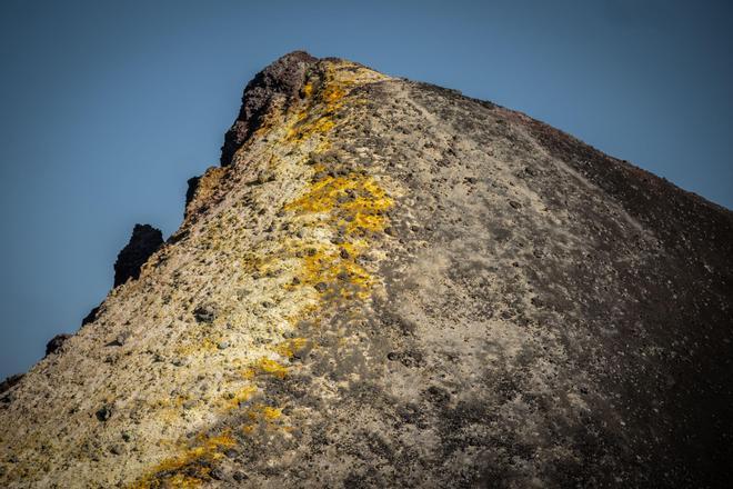 Visita al cono volcánico del Tajogaite