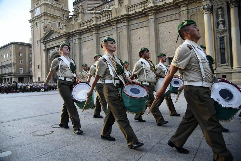 Retreta militar y homenaje a los caídos por España