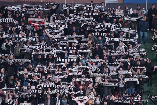 Galería: La afición del Castellón llena el SkyFi Castalia ante el Andorra