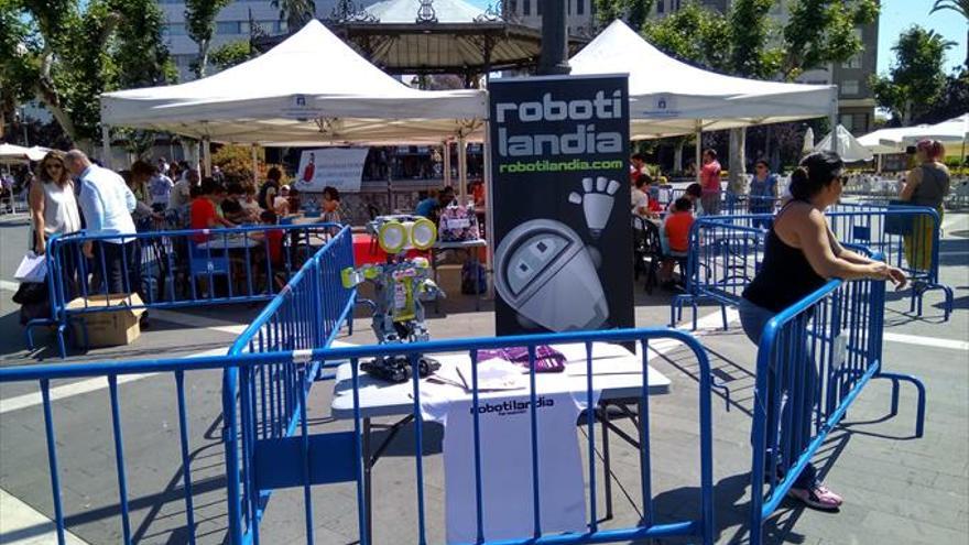 55 escolares del Casco Antiguo asisten a talleres de robótica educativa