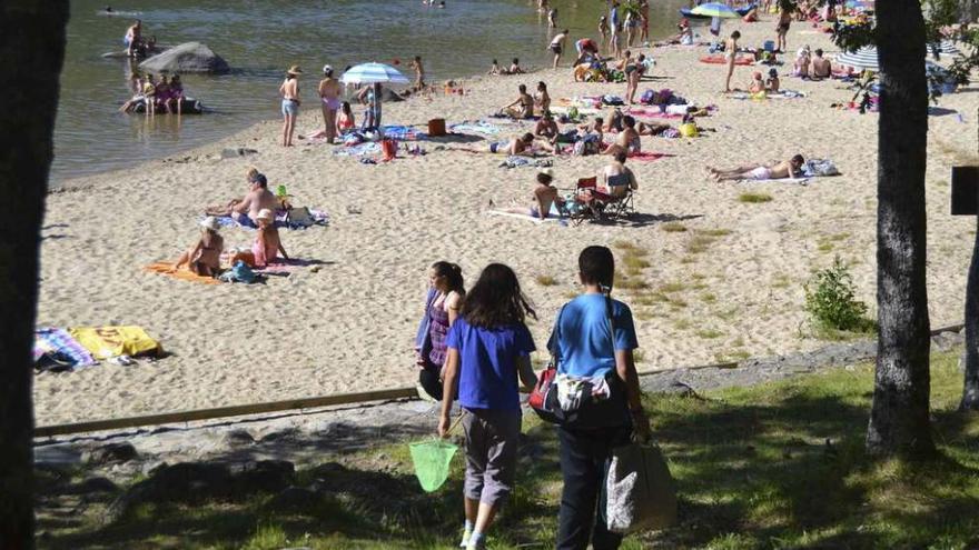 Una de las playas del Lago de Sanabria.