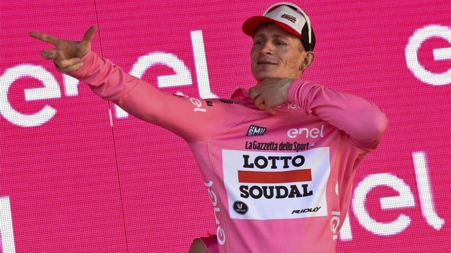 Greipel vence en Tortolí y se enfunda la maglia rosa