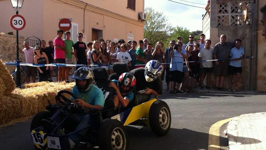 Una carrera de ´bólidos´ con motivo de las fiestas de Sant Jaume.