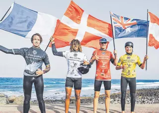 Castenskiold se corona nuevo rey mundial de surf-freestyle en El Burrero