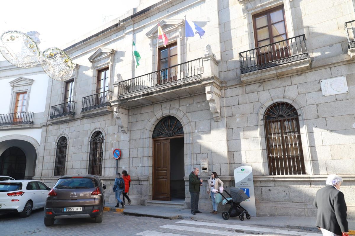 Fachada del Ayuntamiento de Pozoblanco en una imagen de archivo.