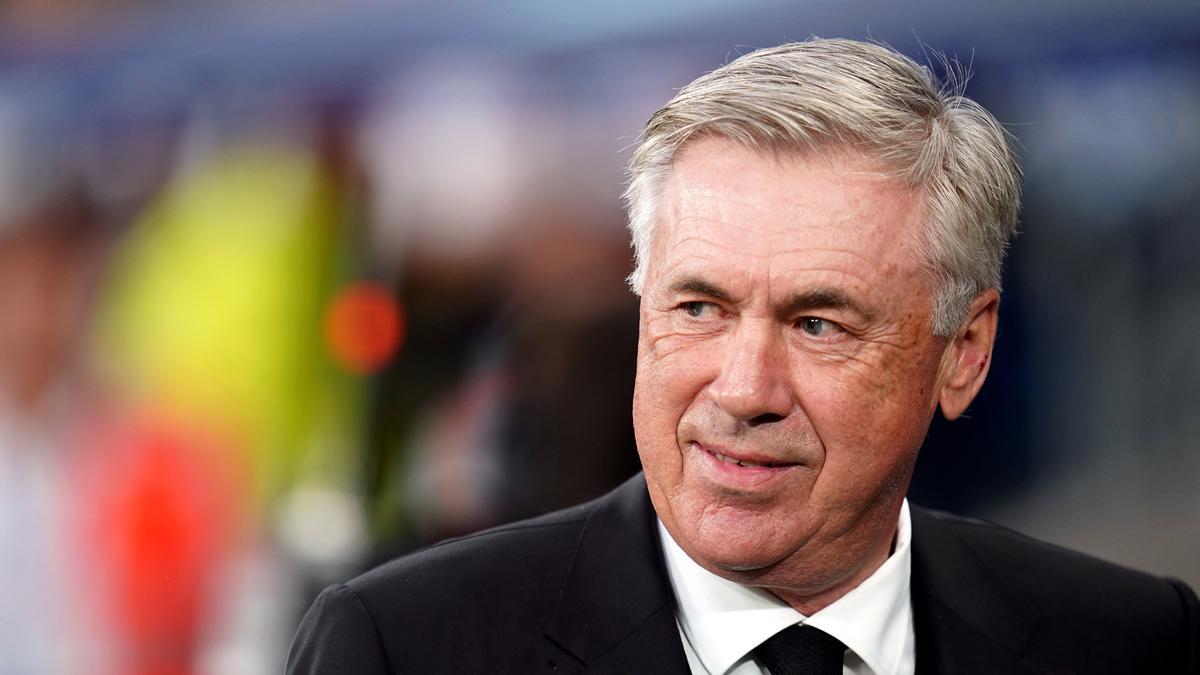 El entrenador del Real Madrid, Carlo Ancelotti, durante el partido ante el Manchester City de la Liga de Campeones 2022-2023.