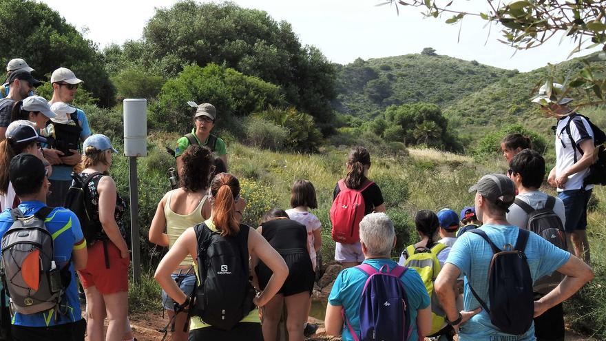 Ocho rutas guiadas en fin de semana entre parques regionales y acantilados