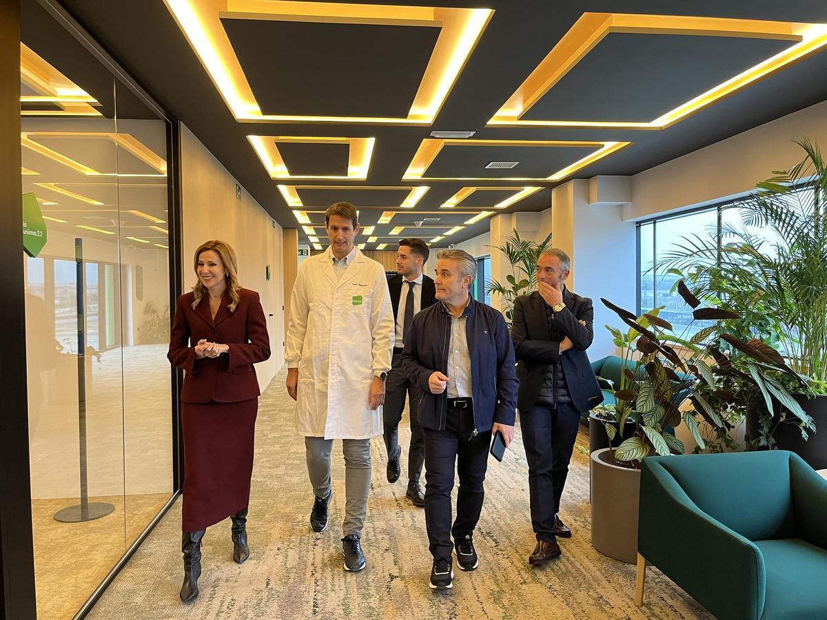 Eversia recibe a la Consejería de Empresa, Empleo y Economía Social en su nueva planta de Lorquí