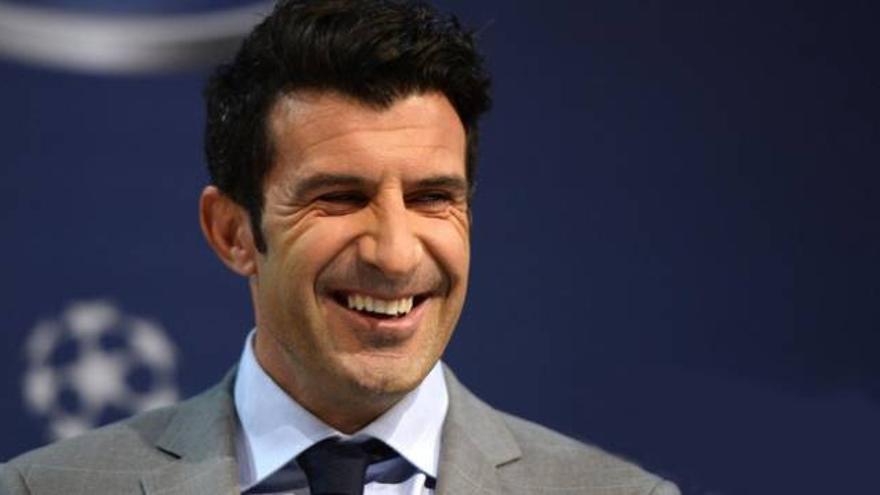 Luis Figo anuncia su intención de presentarse a la presidencia de la FIFA