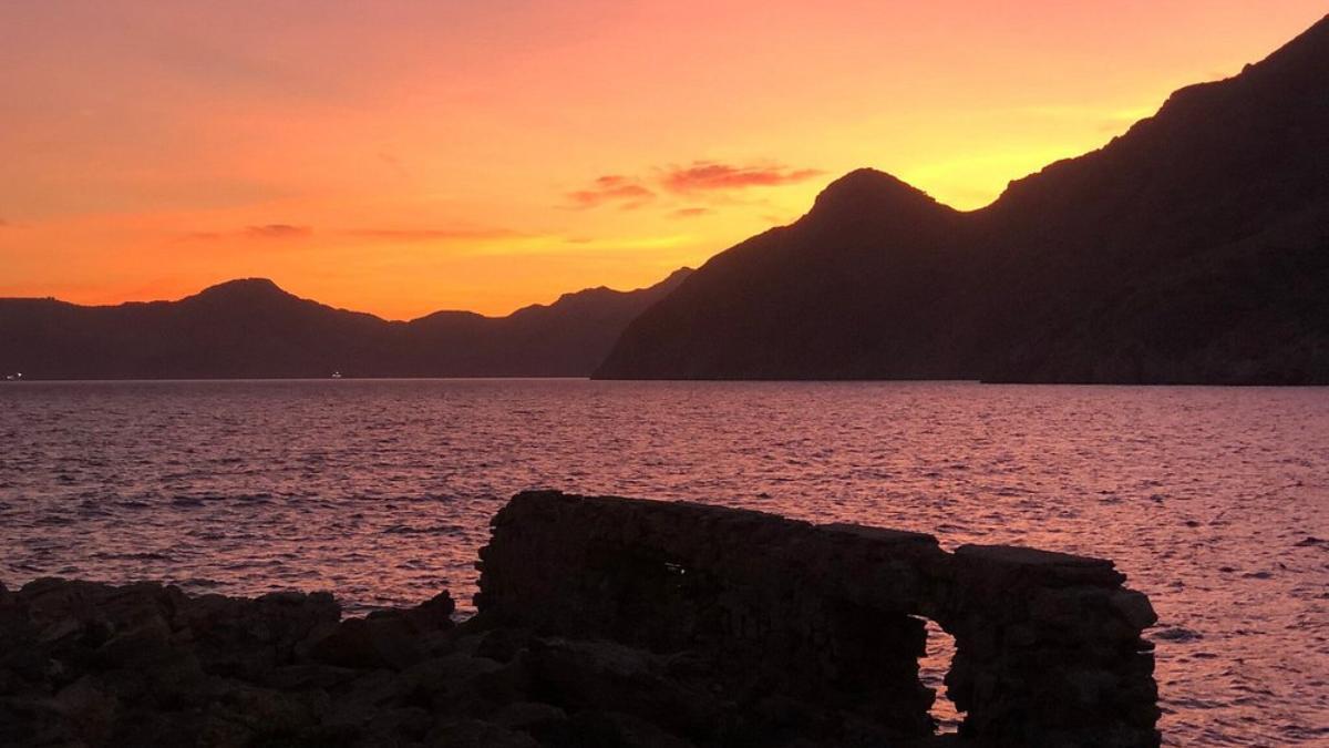 Atardecer desde Cala Morena, El Portús.