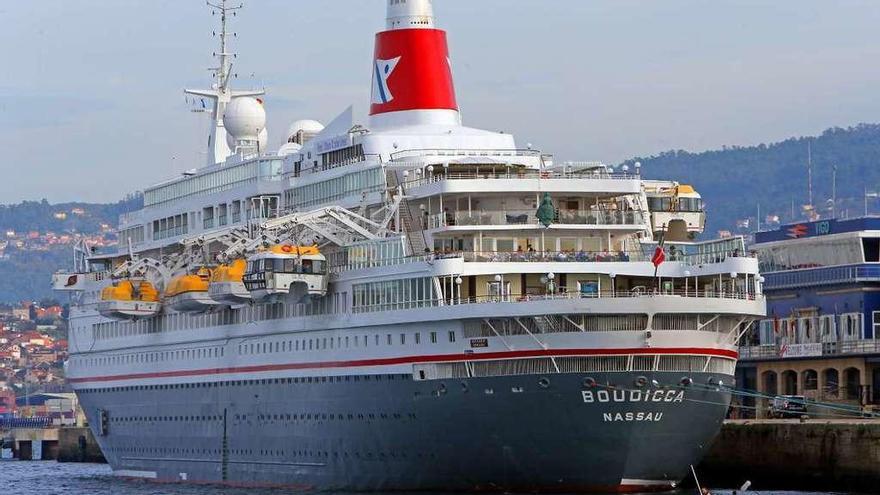 El &quot;Boudicca&quot; estrenará este año la temporada de cruceros de Vigo el próximo 12 de Marzo.// Marta G. Brea