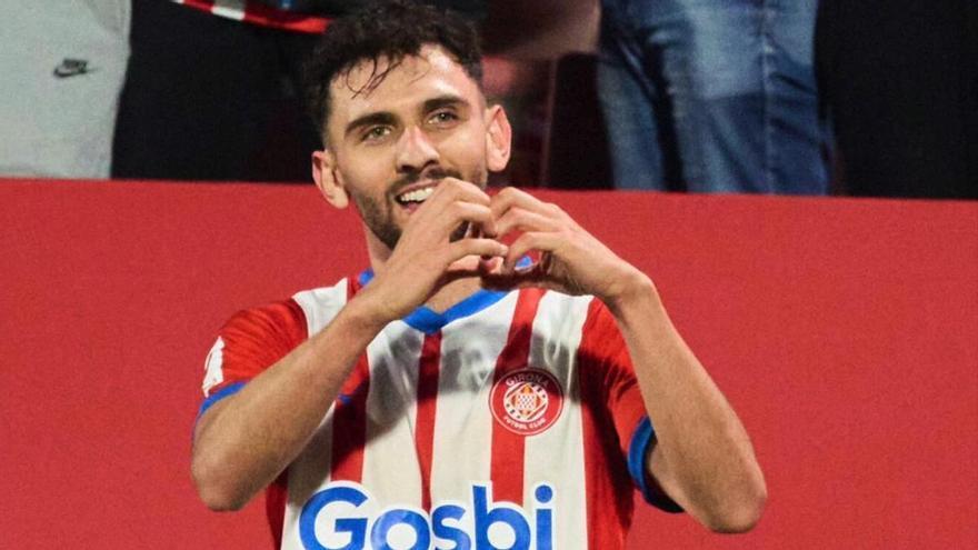 Ivan Martín jugando con el Girona