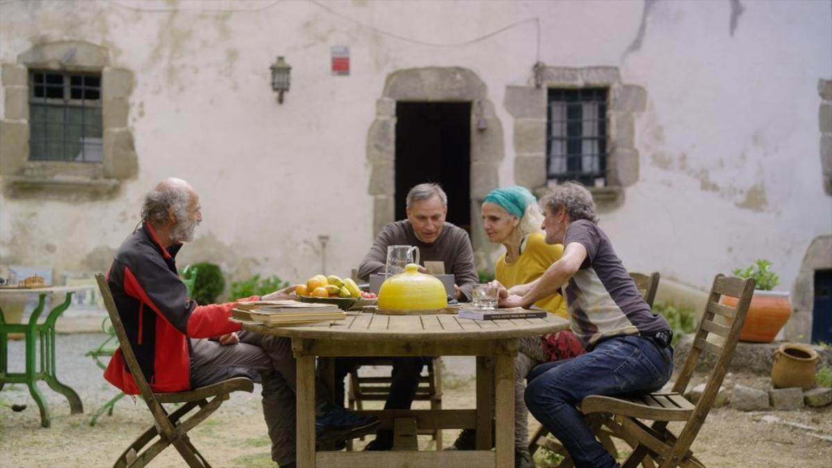Los hijos de Arturo Pomar, en un momento del documental