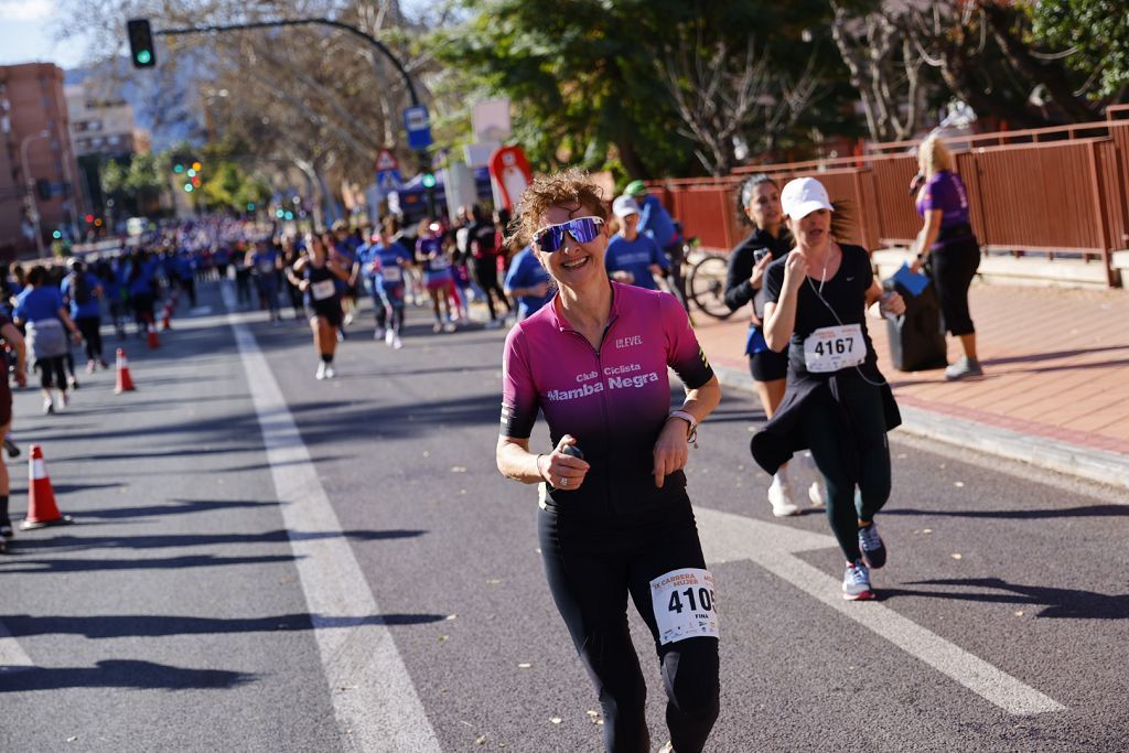 Imágenes del recorrido de la Carrera de la Mujer: avenida Pío Baroja y puente del Reina Sofía (I)