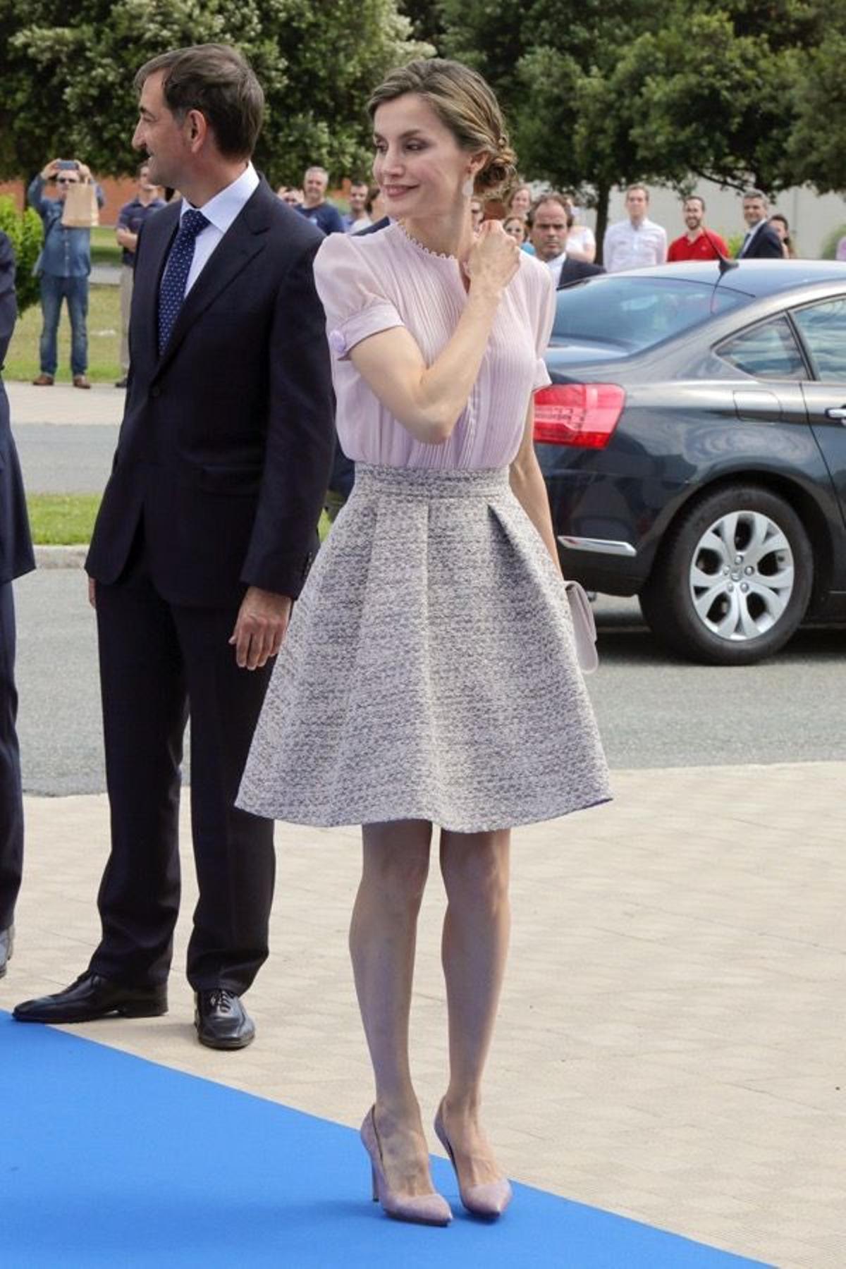 Letizia Ortiz visita la fábrica de Volkswagen Navarra