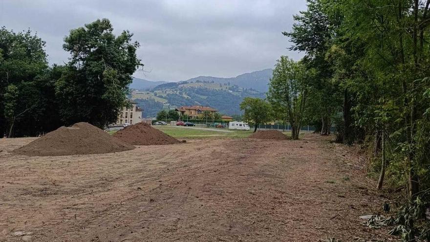 La Coordinadora Ecoloxgista pide frenar un aparcamiento de pago en una zona verde de Santianes