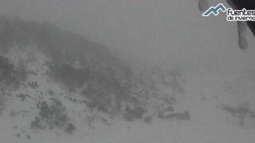 La estación de Fuentes de Invierno abrirá mañana sus puertas, si el tiempo lo permite