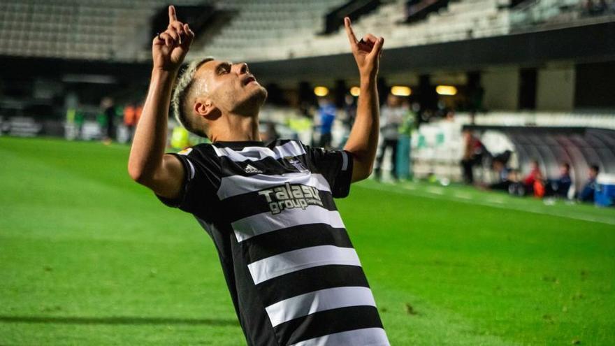 Gallar celebrant el gol que li a fer al Lugo en el seu segon partit amb el Cartagena aquesta temporada