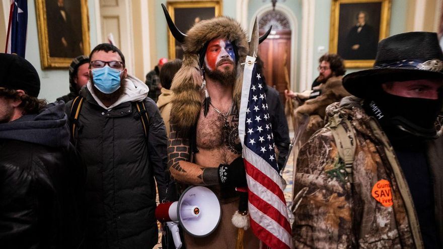 El director del FBI califica de "terrorismo interno" el asalto al Capitolio por partidarios de Trump