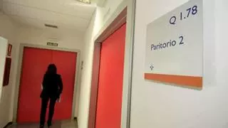 Nace un nuevo lío sanitario en el hospital de Mieres: denuncian peligro de «cierre» para partos por falta de matronas, pero Salud afirma que el servicio está «garantizado»