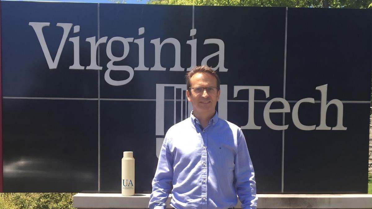 El catedrático Juan Luis Nicolau, en la Universidad Politécnica de Virginia, donde trabaja desde 2017