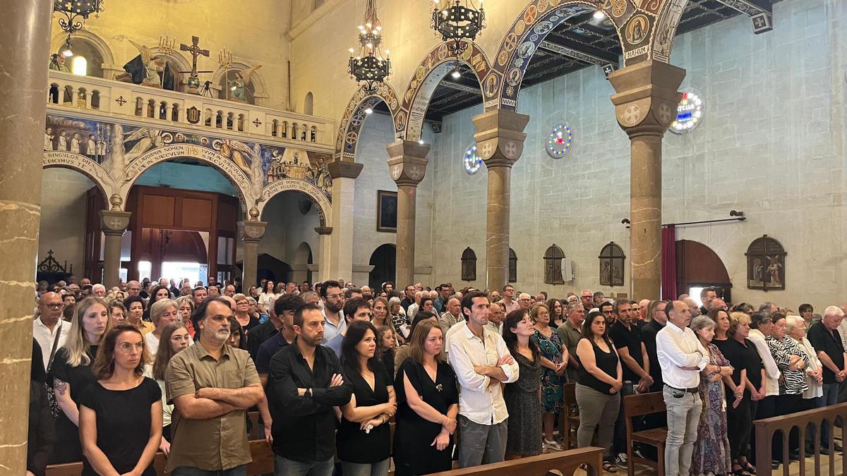 El Funeral de Jaume SantAndreu en Manacor llenó la iglesia de Crist Rei