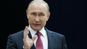 zentauroepp38900914 russian president vladimir putin gestures while speaking to 170615193658