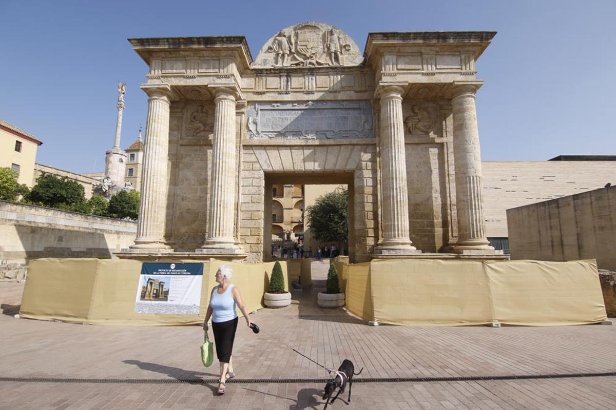 Comienza la rehabilitación de la Puerta del Puente